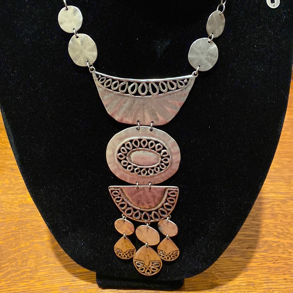 NWT Karma Bella Statement Necklace